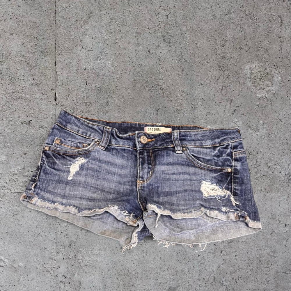 ❌SOLD❌ Garage Vintage Y2K LOW RISE Denim Shorts - Picture 4 of 7